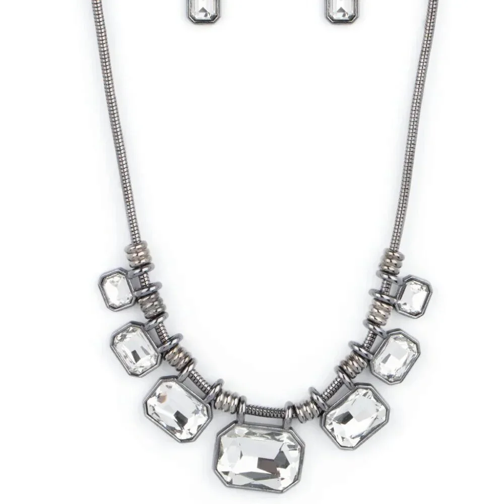 Paparazzi Jewelry Accessories - Urban Extravagance - Black Necklace - Vintage